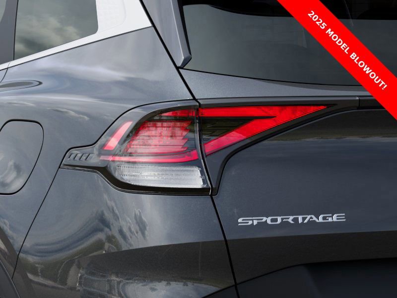 Used 2025 Kia Sportage LX AWD/4WD image 11