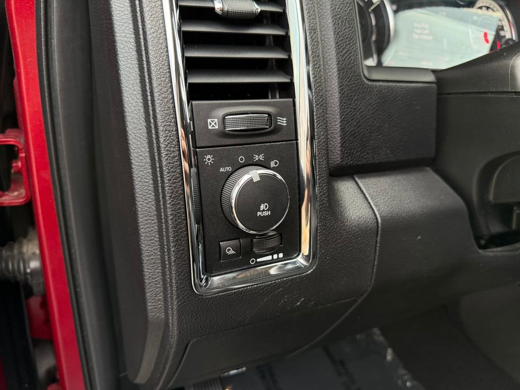 Used 2013 RAM 1500 Laramie w/ Convenience Group image 39