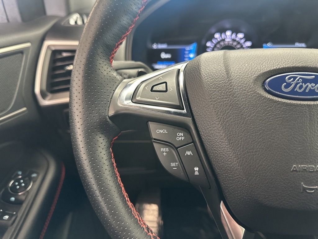 Used 2023 Ford Edge ST-Line w/ Class II Trailer Tow Package AWD/4WD image 4