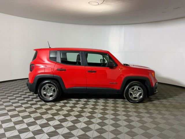 Used 2017 Jeep Renegade Sport w/ Power & Air Group FWD image 5