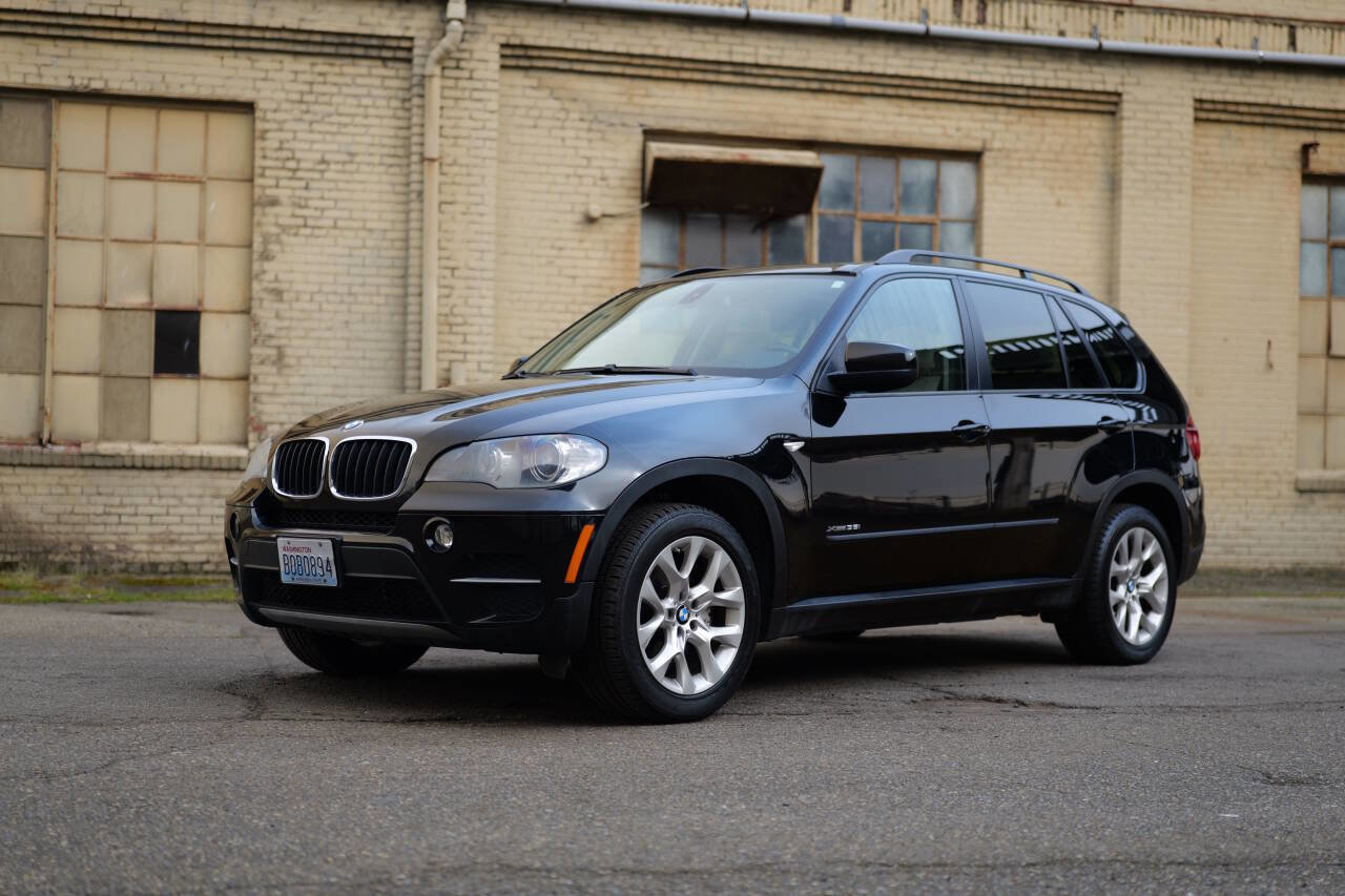 Used 2011 BMW X5 xDrive35i image 2
