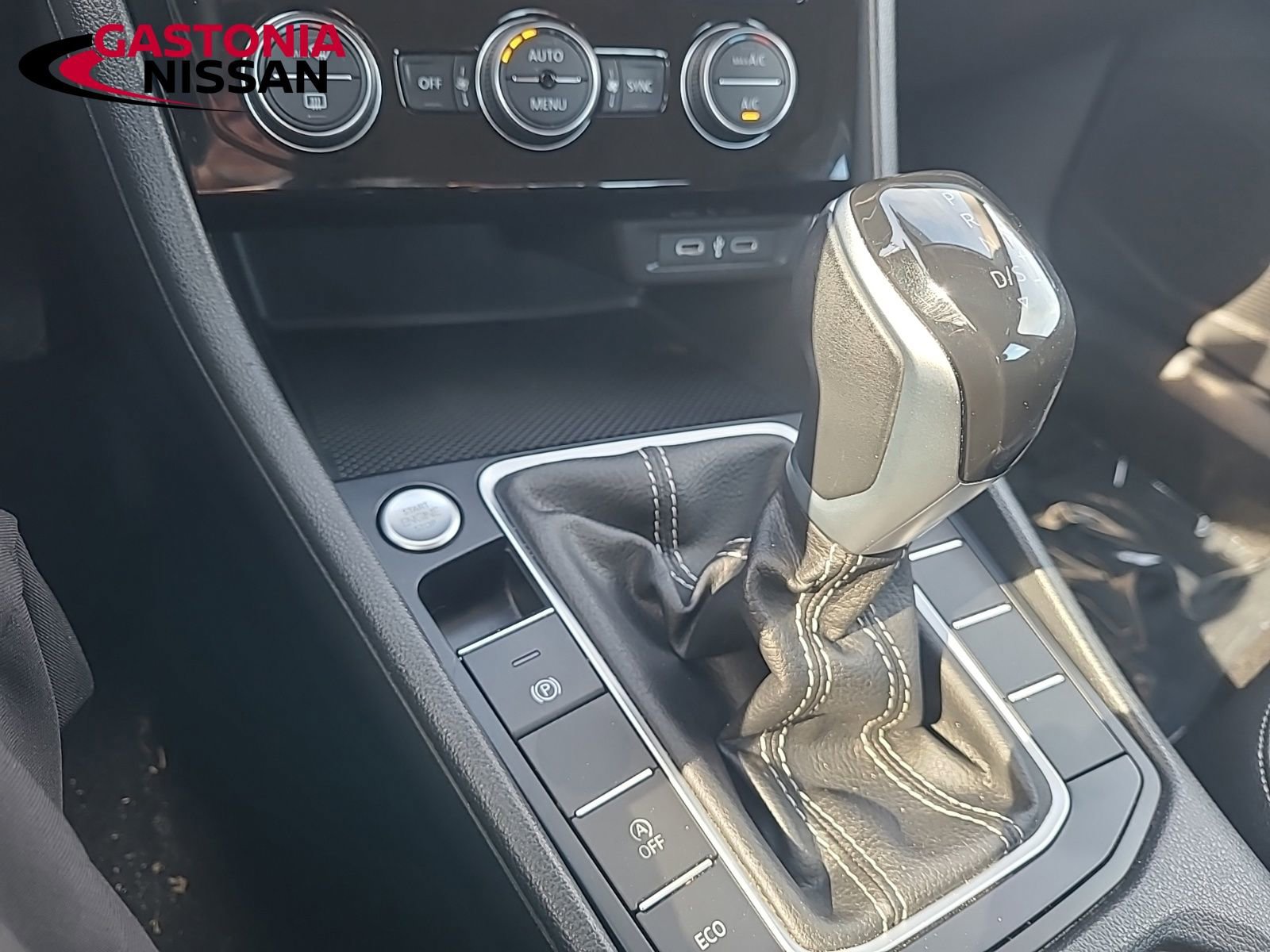 Used 2024 Volkswagen Jetta SE image 41