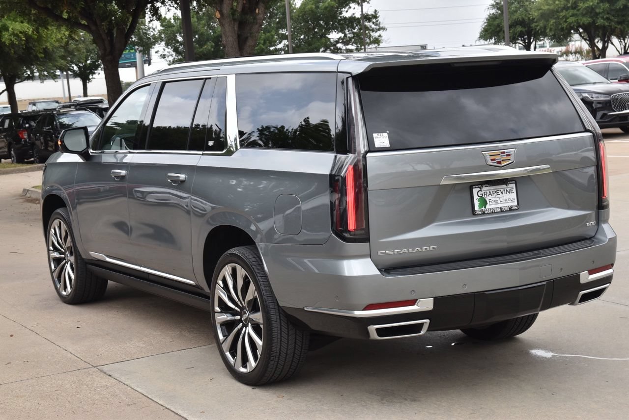 Used 2025 Cadillac Escalade ESV Premium Luxury Platinum AWD/4WD image 10
