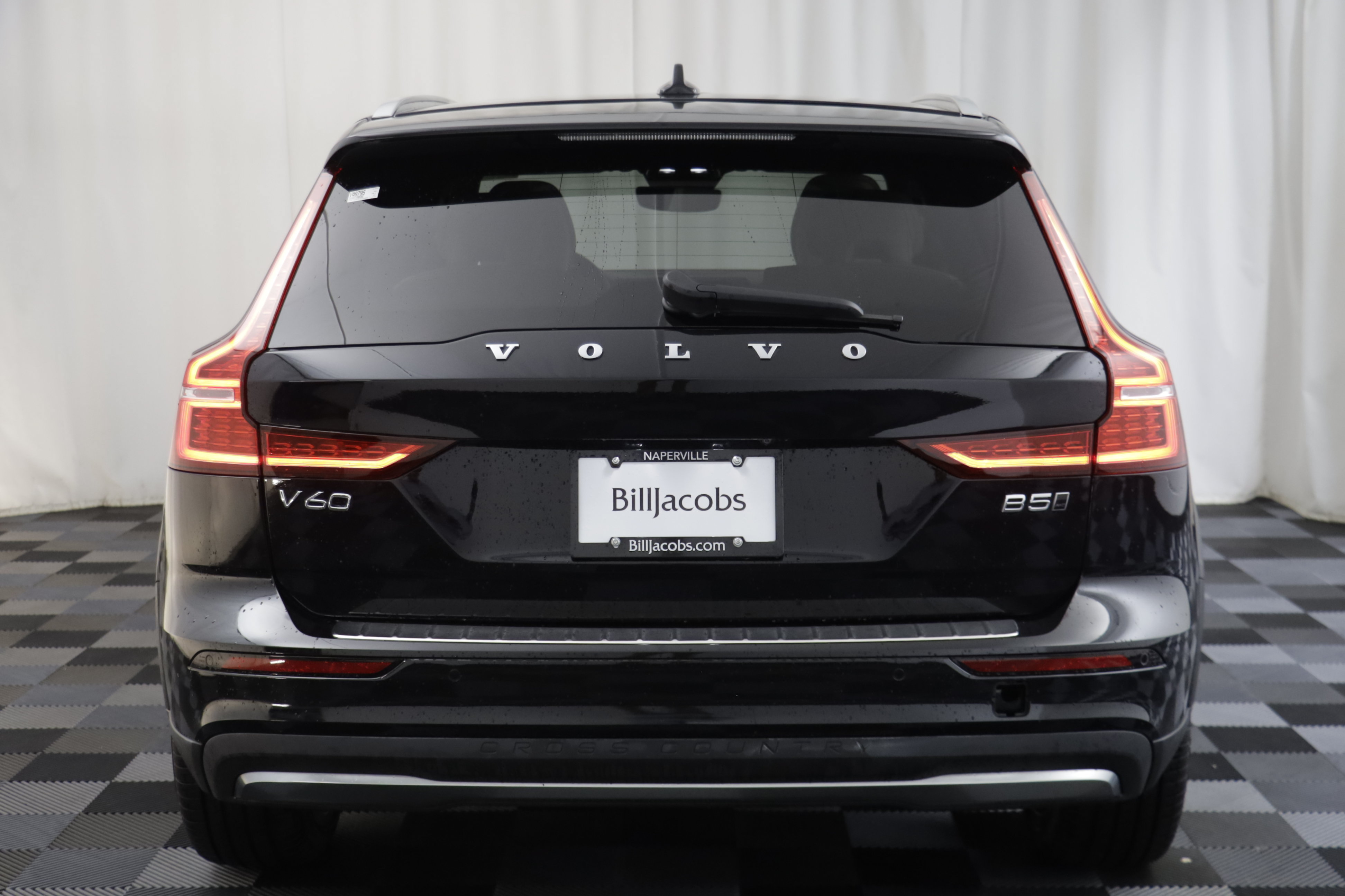 Used 2024 Volvo V60 B5 Cross Country Ultimate w/ Protection Package Premier AWD/4WD image 16