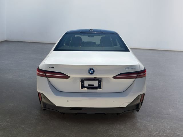 New 2026 BMW 550e xDrive image 15
