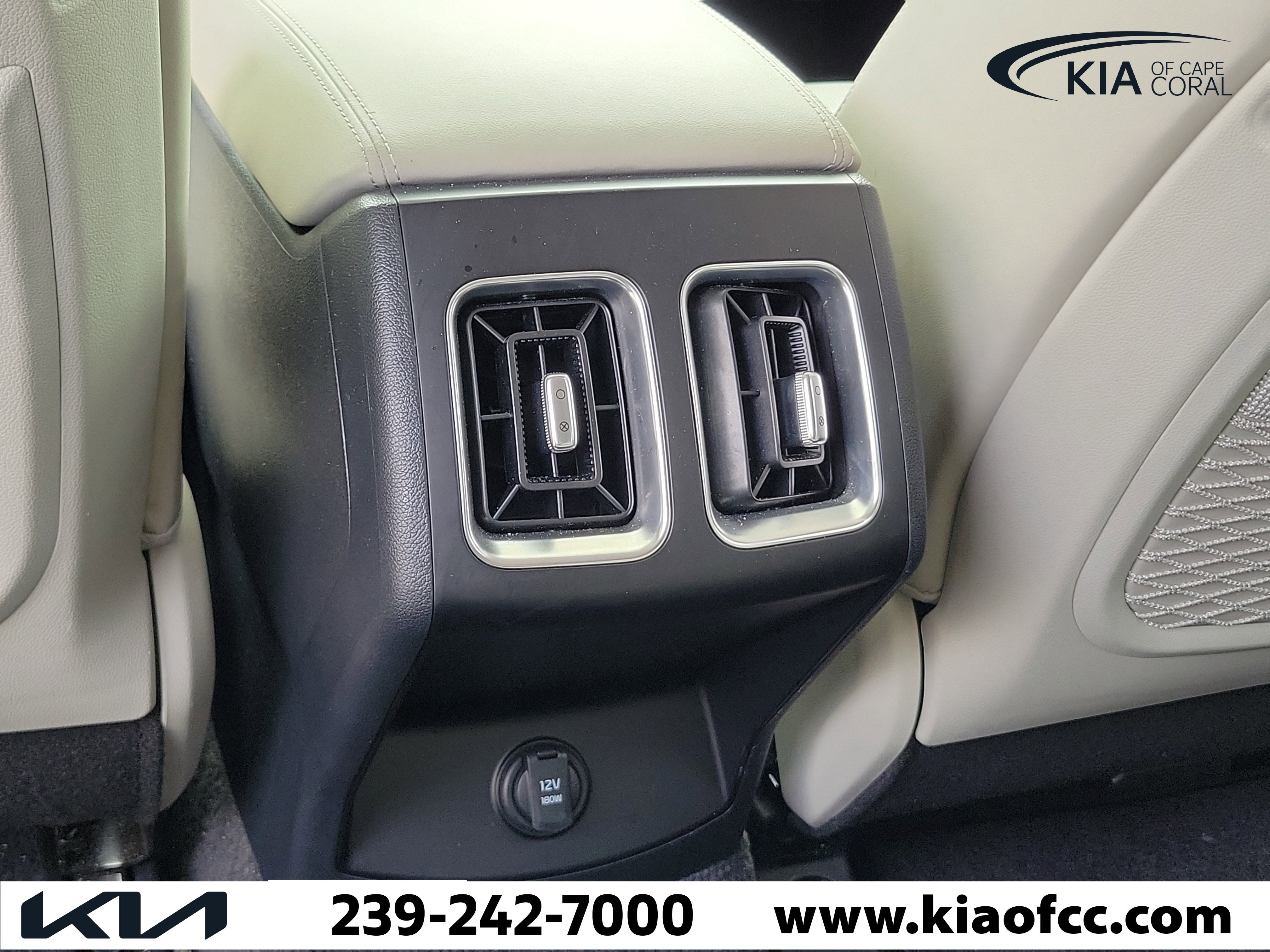 Used 2025 Kia Sorento S w/ Panoramic Sunroof Package FWD image 19