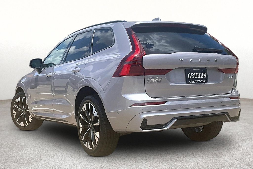 Certified 2026 Volvo XC60 B5 Plus AWD/4WD image 16