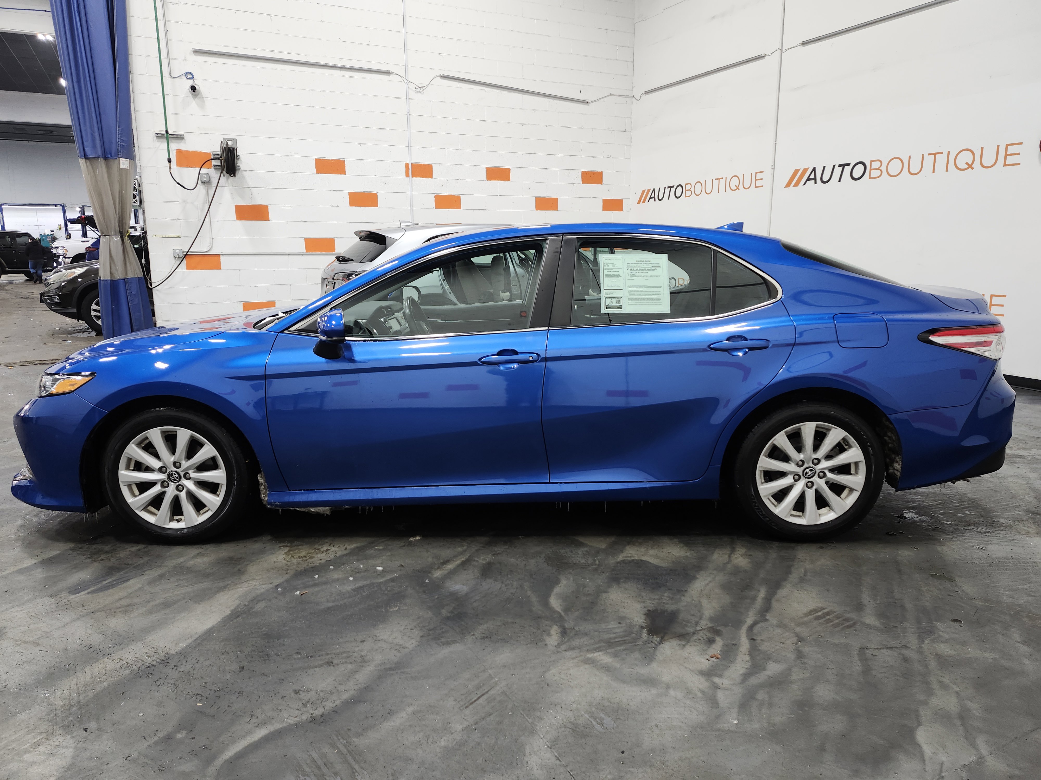 Used 2019 Toyota Camry LE image 11