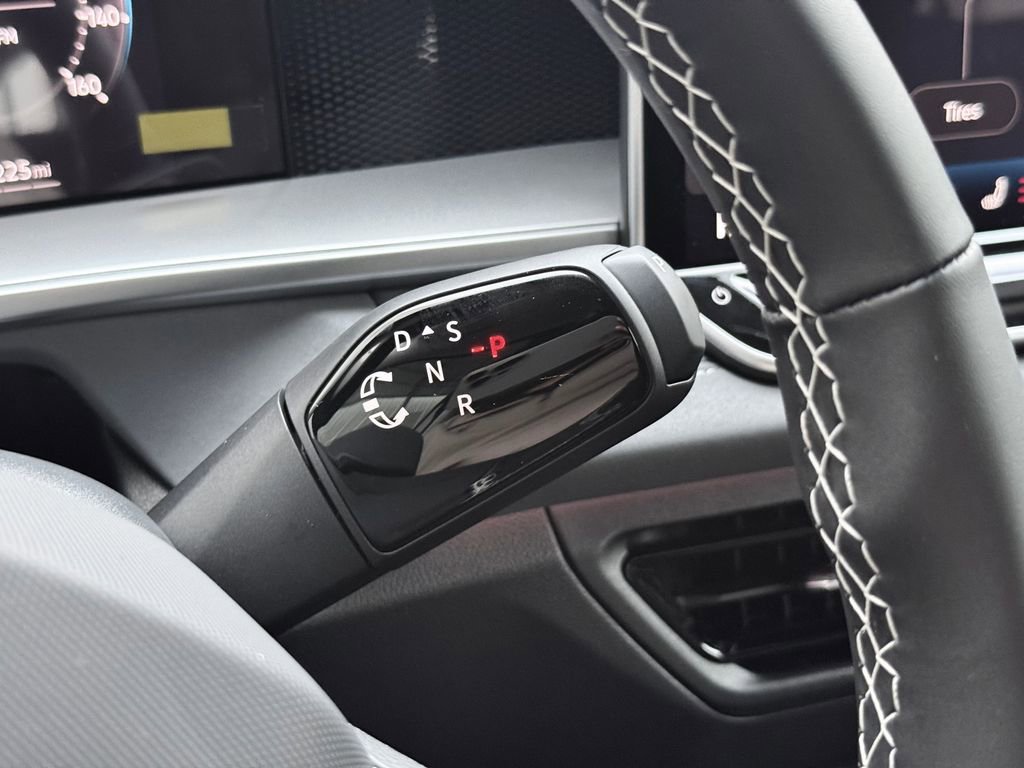 New 2026 Volkswagen Tiguan SE AWD/4WD image 16