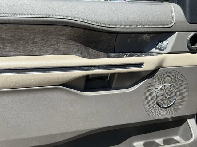 Used 2021 Ford Expedition Max Limited RWD image 24