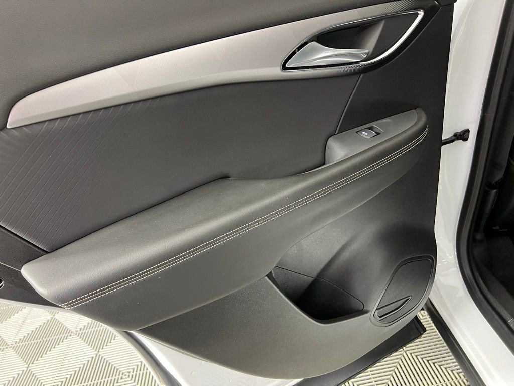 Used 2025 Buick Envision Sport Touring image 28