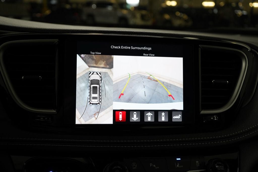 New 2026 Chrysler Pacifica Select FWD image 14