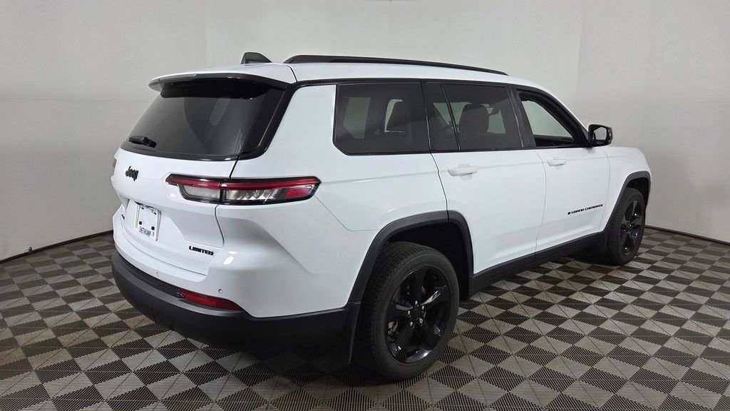 Used 2023 Jeep Grand Cherokee L Limited w/ Black Appearance Package AWD/4WD image 9