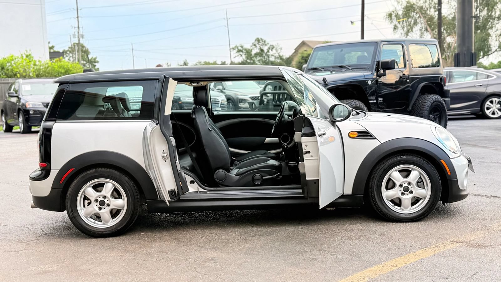 Used 2011 MINI Cooper Clubman FWD image 8