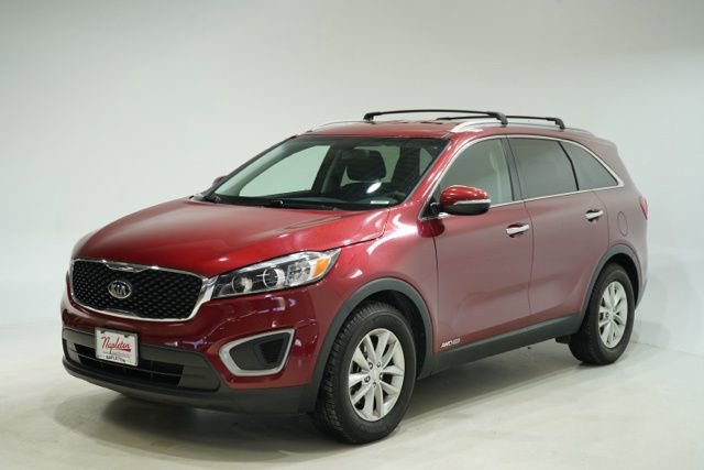 Used 2016 Kia Sorento LX image 3