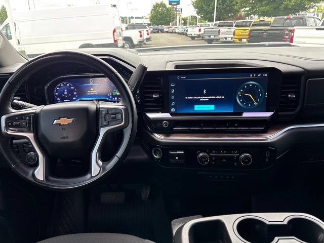 Used 2024 Chevrolet Silverado 3500 LT AWD/4WD image 16