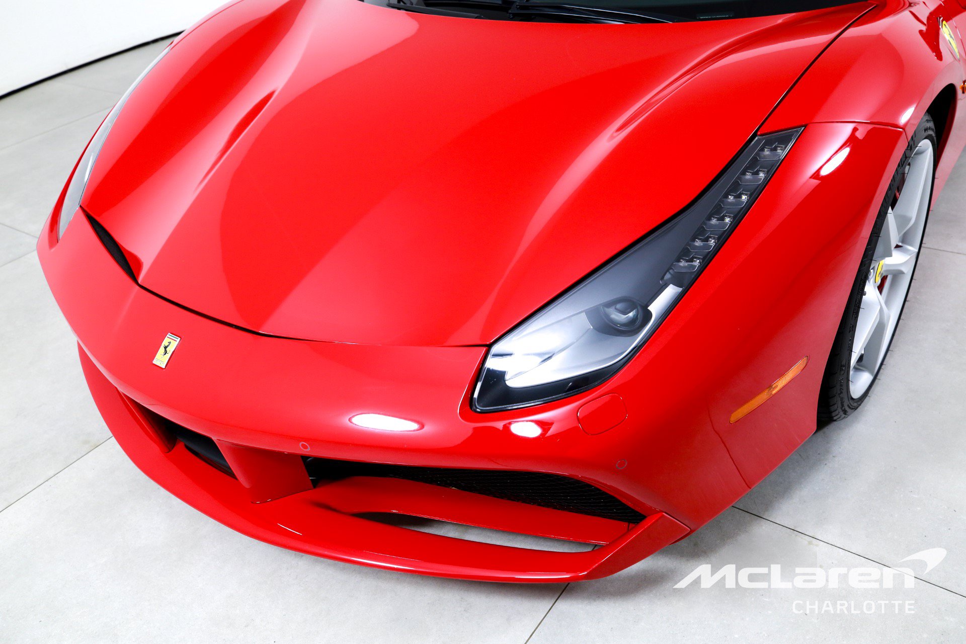 Used 2018 Ferrari 488 GTB RWD image 32