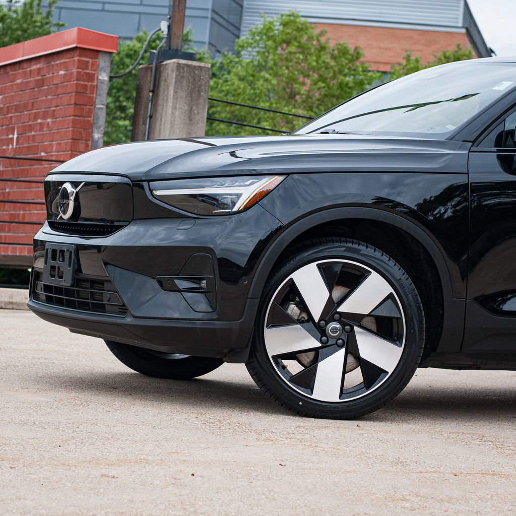 Certified 2023 Volvo C40 P8 Recharge Ultimate AWD/4WD image 2