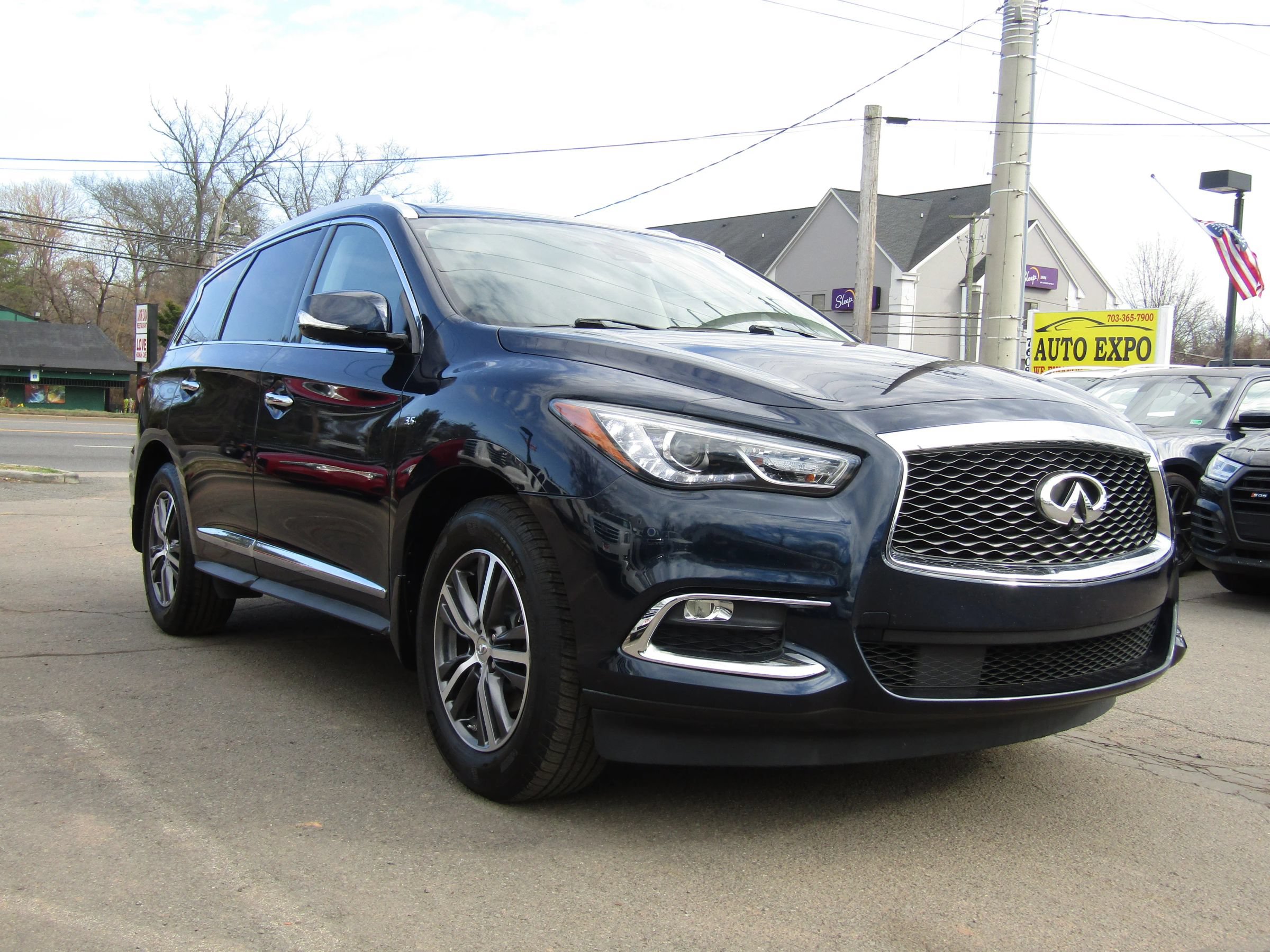 Used 2019 INFINITI QX60 Luxe w/ Essential Package