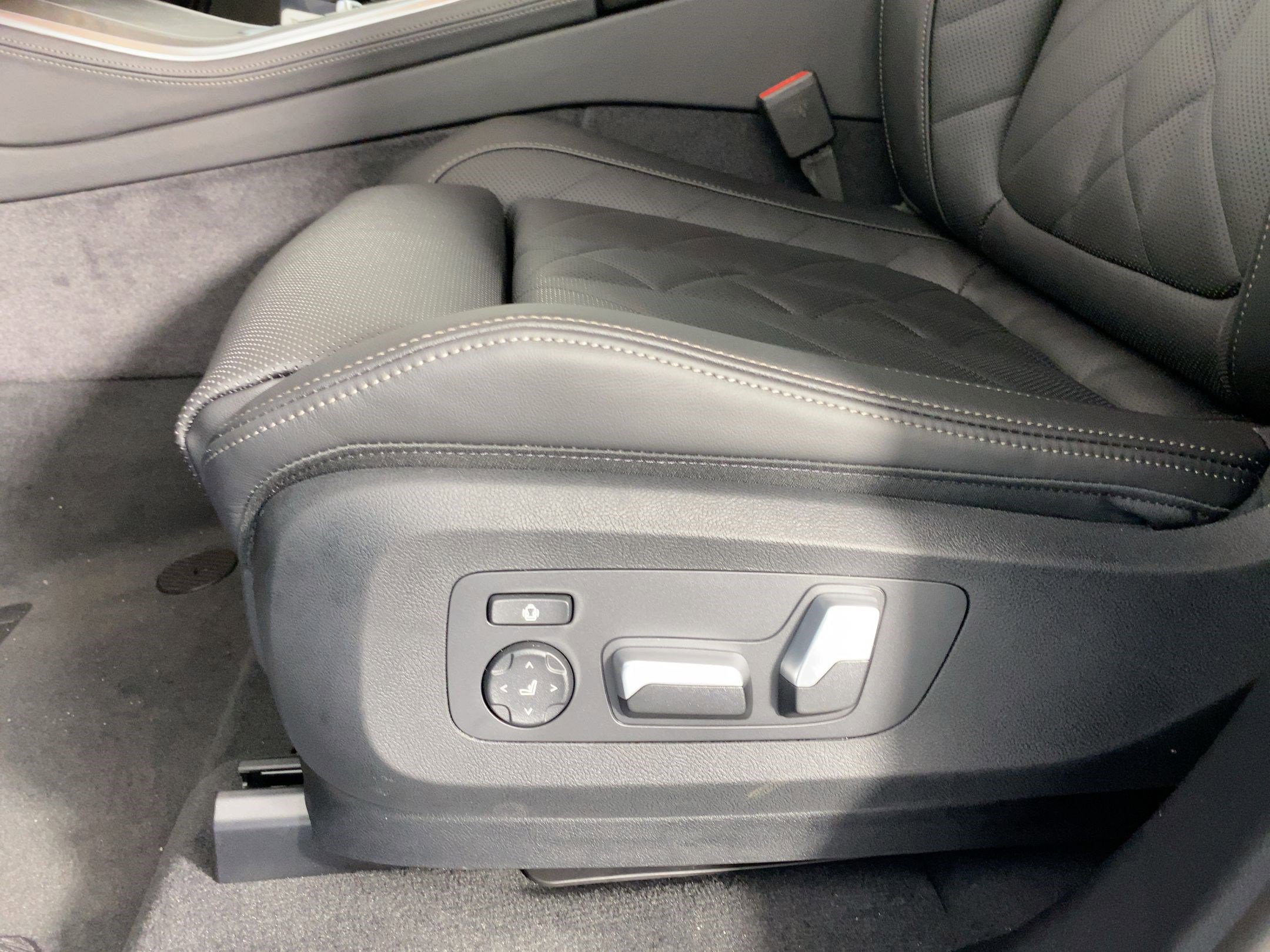 Used 2026 BMW X5 sDrive40i w/ Premium Package image 11