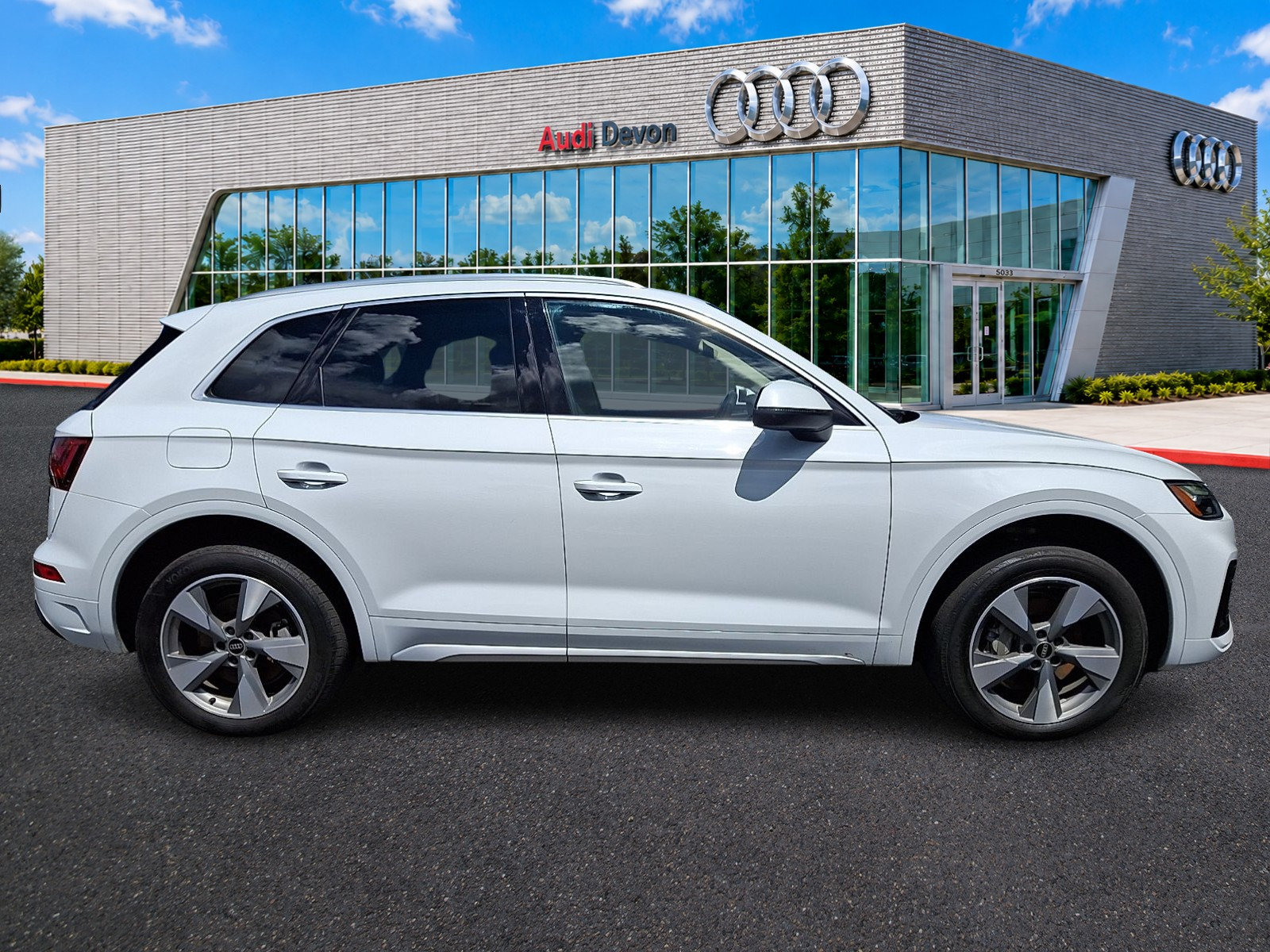 Used 2023 Audi Q5 Premium Plus w/ Premium Plus Package AWD/4WD image 7