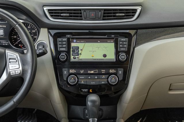 Used 2016 Nissan Rogue SL image 8