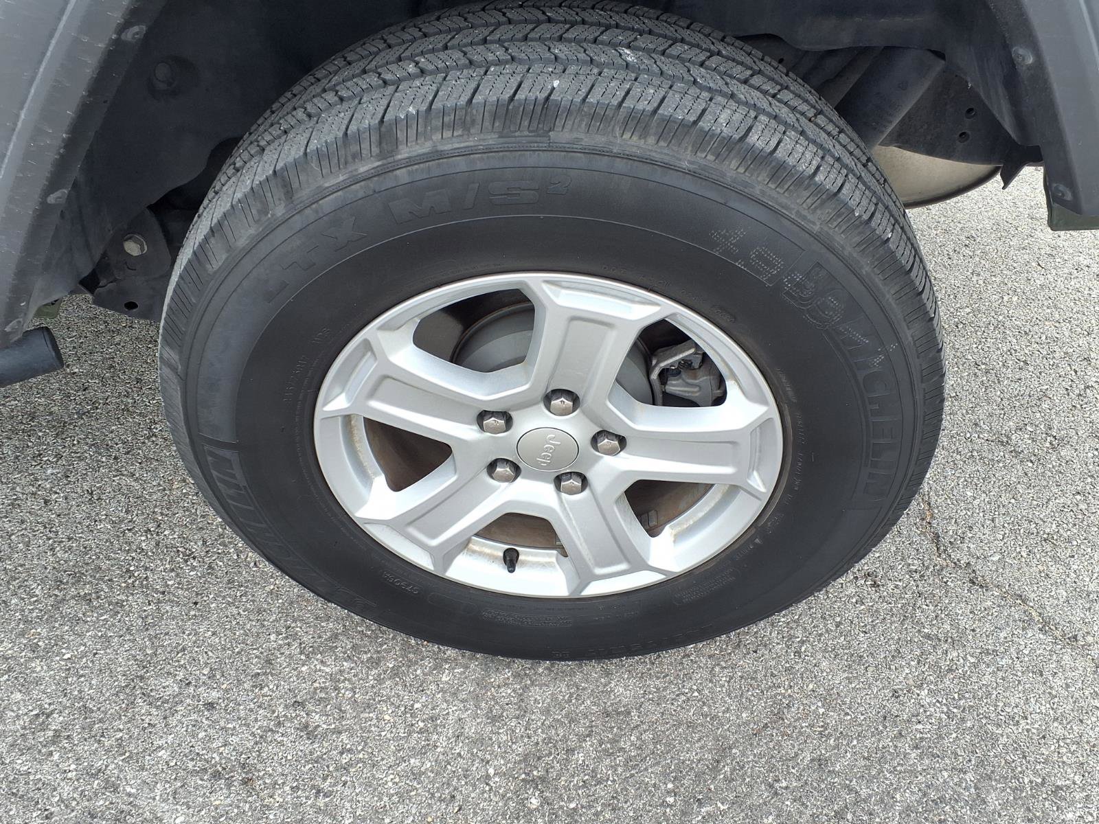 Used 2020 Jeep Wrangler Sport image 9