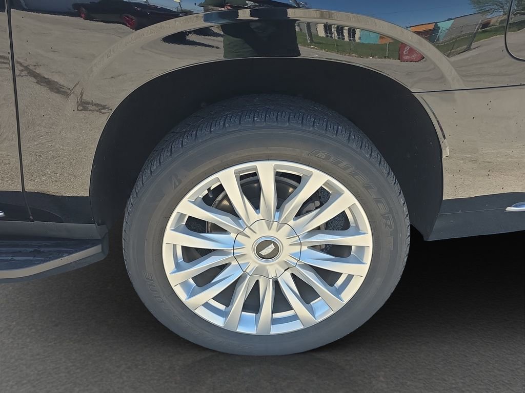 Used 2023 Cadillac Escalade ESV Luxury AWD/4WD image 5