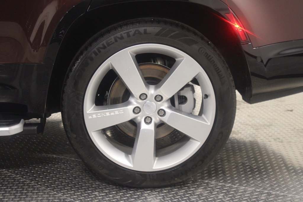 Used 2023 Land Rover Defender 130 SE image 14