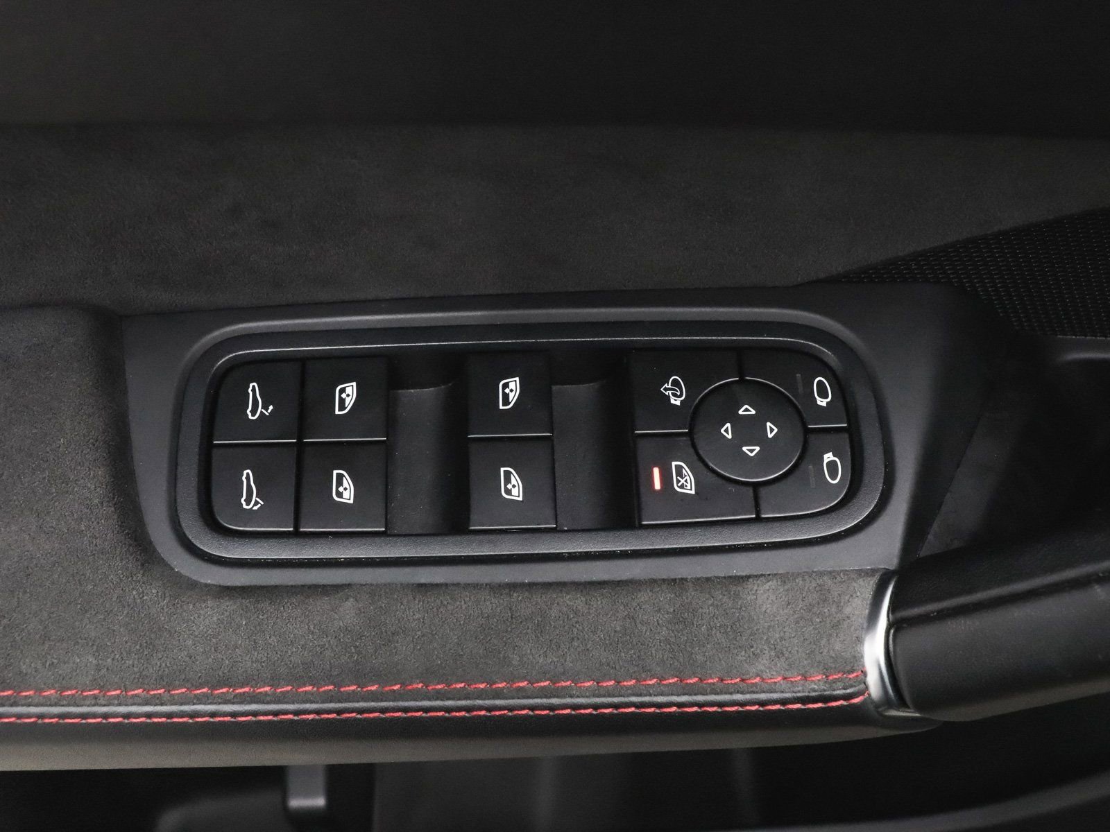 Used 2023 Porsche Cayenne GTS w/ Premium Package AWD/4WD image 15