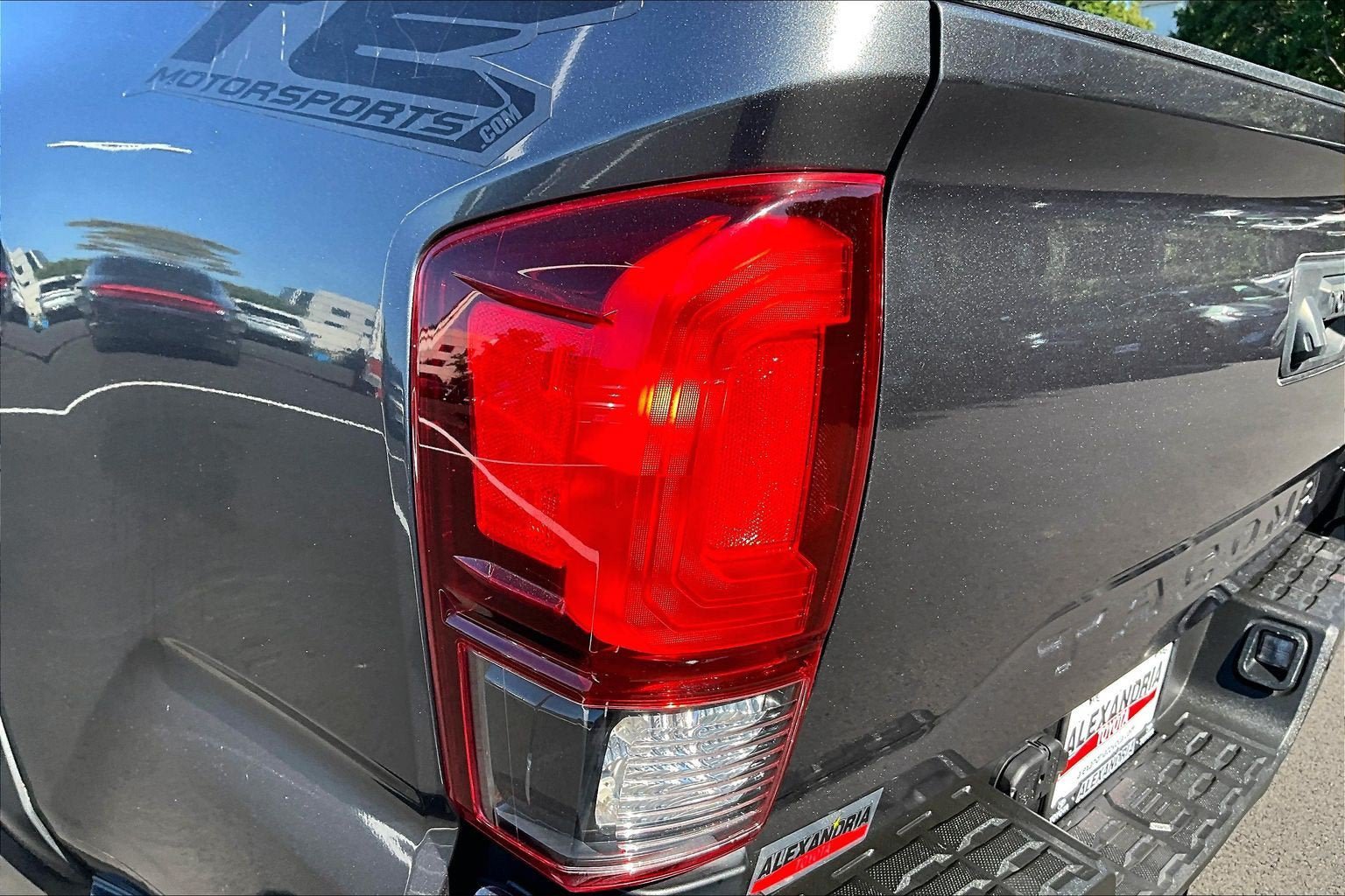 Used 2018 Toyota Tacoma TRD Off-Road w/ Technology Package AWD/4WD image 26