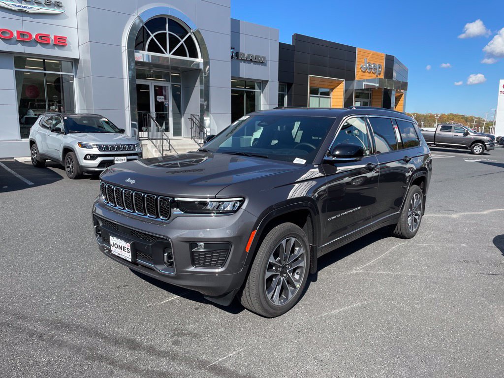New 2025 Jeep Grand Cherokee L Overland w/ Advanced Protech Group III