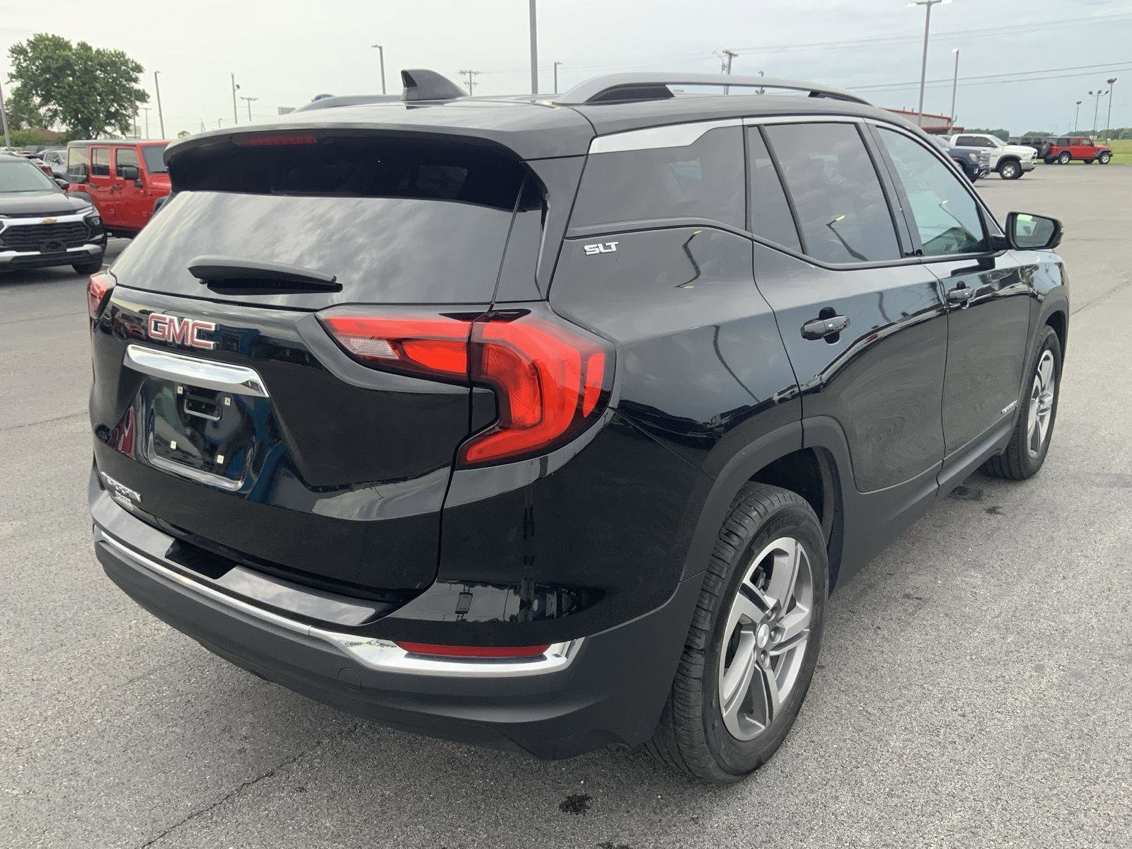 Used 2021 GMC Terrain SLT w/ Infotainment Package II FWD image 13
