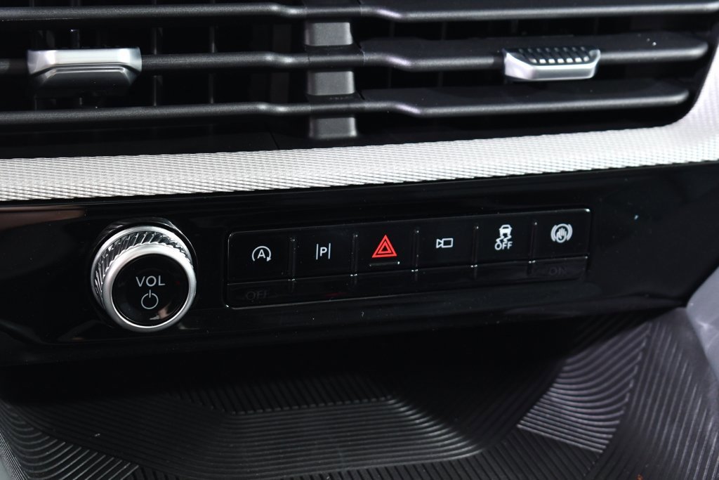 New 2025 Ford Explorer Active w/ Active Comfort Package image 30