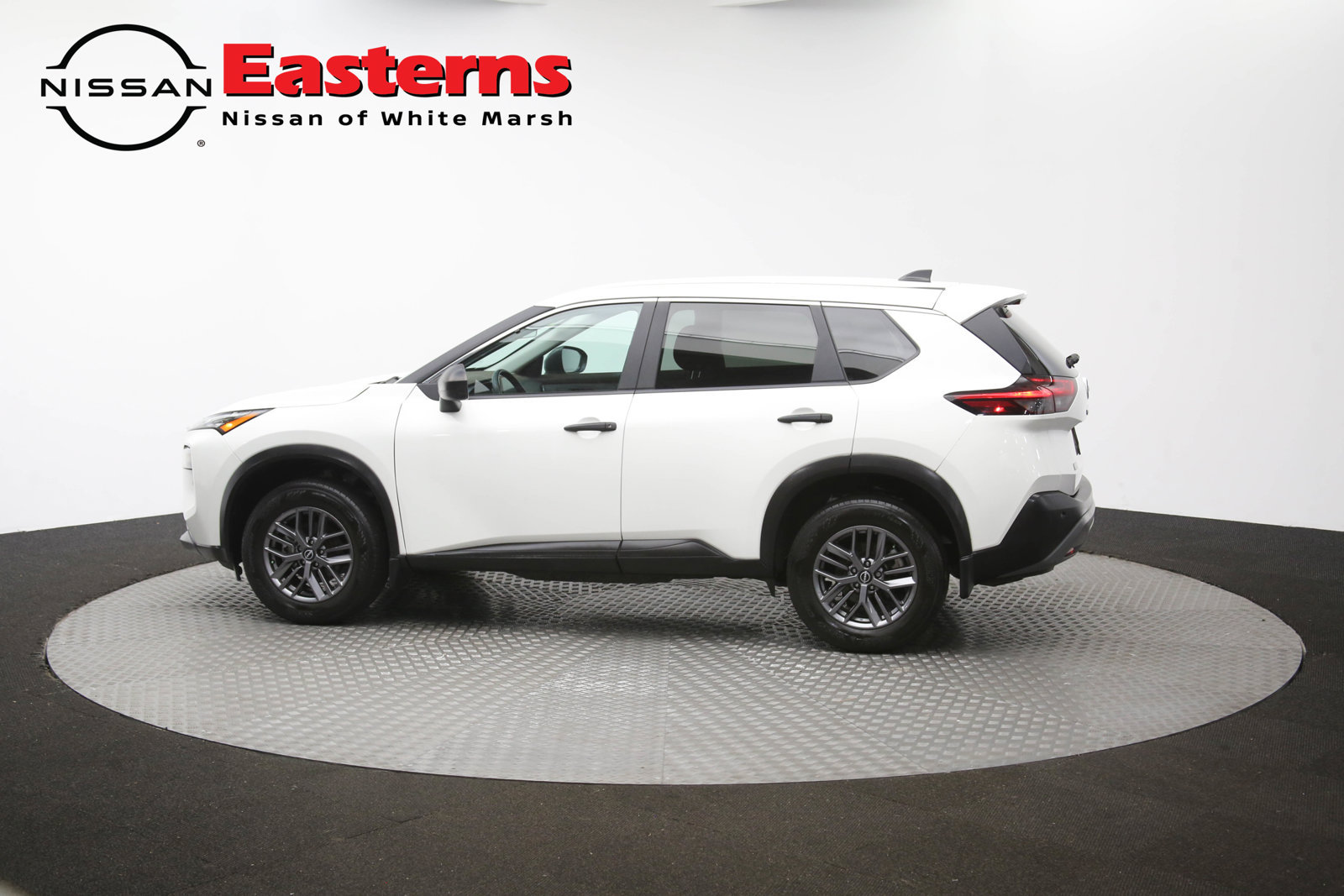 Used 2023 Nissan Rogue S AWD/4WD image 57