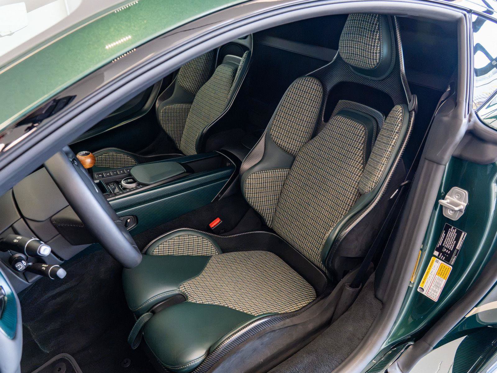 Used 2024 Aston Martin Valour RWD image 16