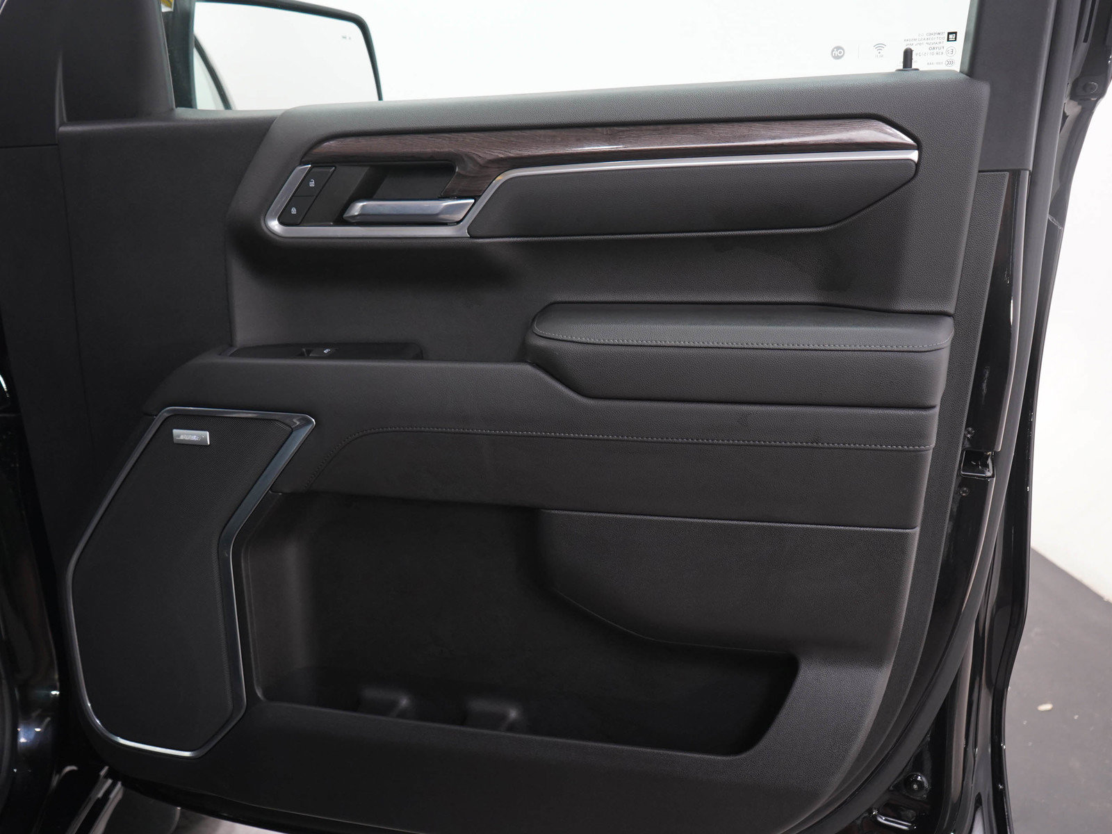 Used 2022 Chevrolet Silverado 1500 LTZ AWD/4WD image 13