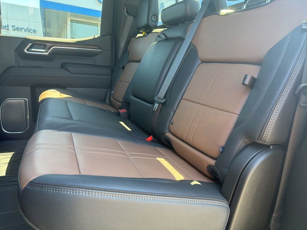Used 2023 Chevrolet Silverado 1500 High Country w/ Technology Package AWD/4WD image 22