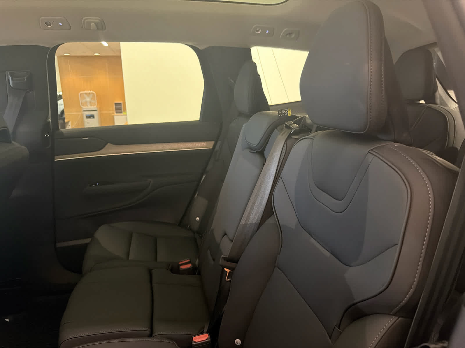 Used 2026 Volvo EX90 Plus RWD image 11