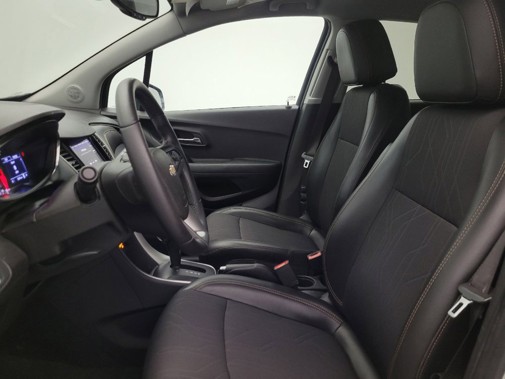 Used 2020 Chevrolet Trax LT w/ Redline Edition AWD/4WD image 17