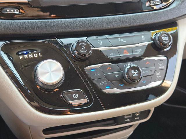 Certified 2020 Chrysler Pacifica Touring-L FWD image 31