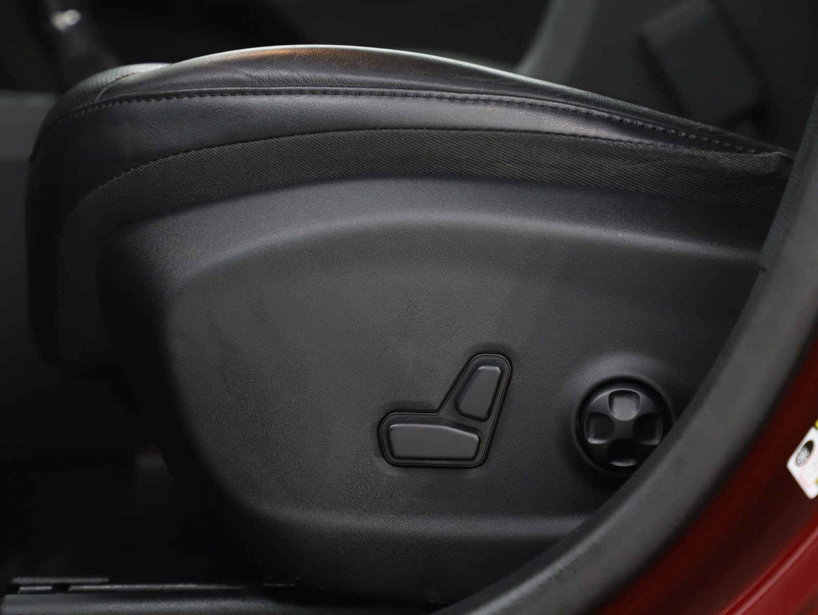 Used 2020 Jeep Cherokee Limited image 23