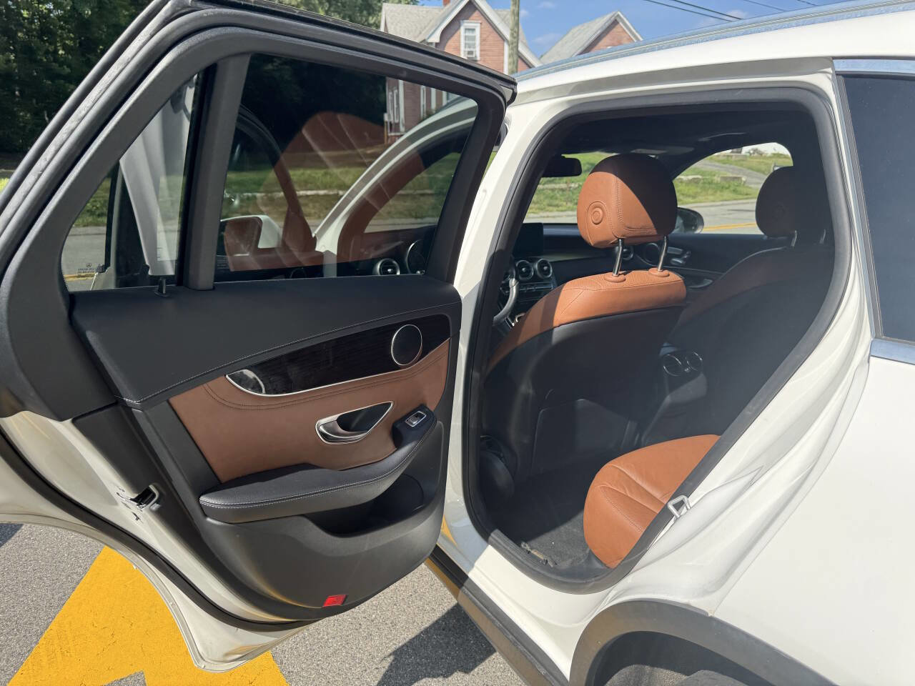 Used 2016 Mercedes-Benz GLC 300 4MATIC image 22