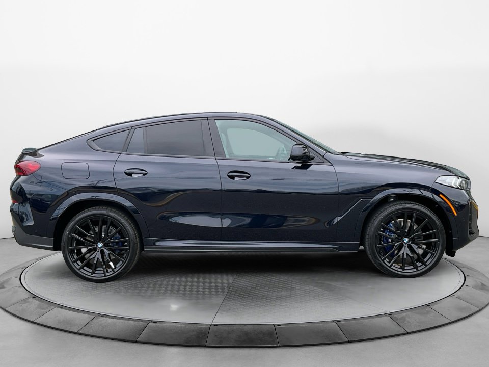 New 2026 BMW X6 xDrive40i w/ Climate Comfort Package image 8