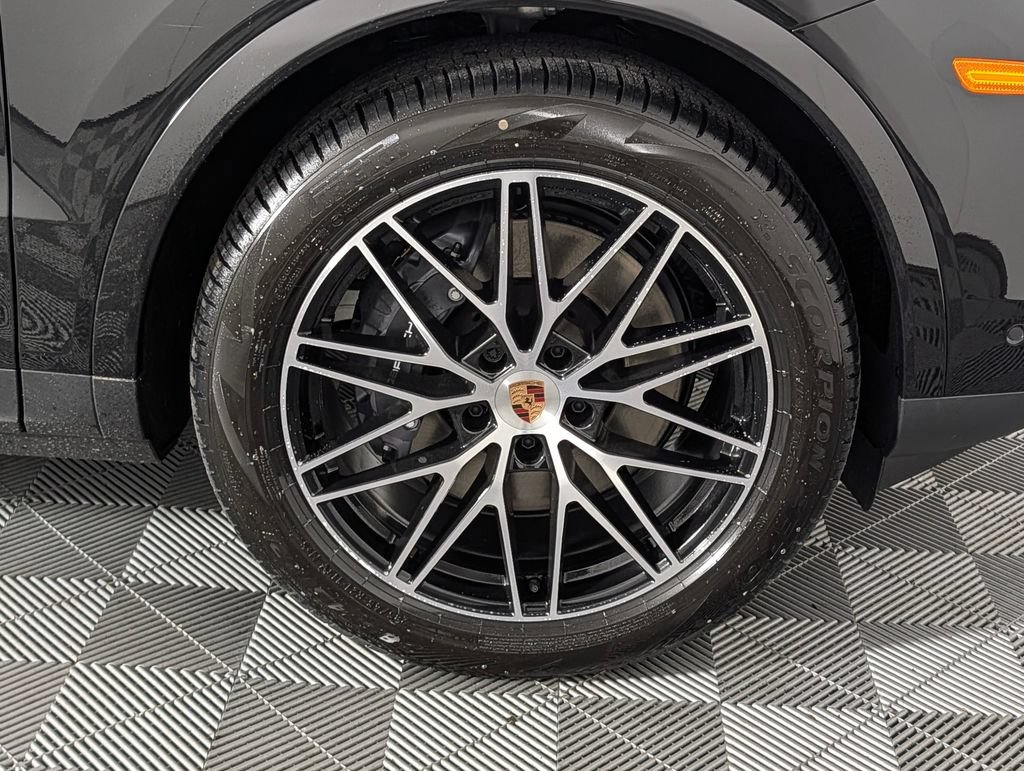 New 2026 Porsche Cayenne AWD/4WD image 14