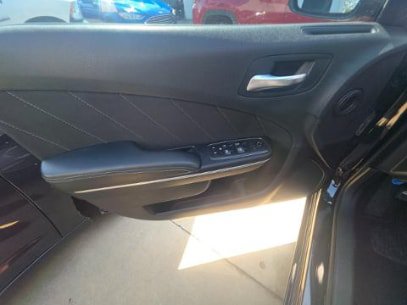 Used 2020 Dodge Charger SXT RWD image 12