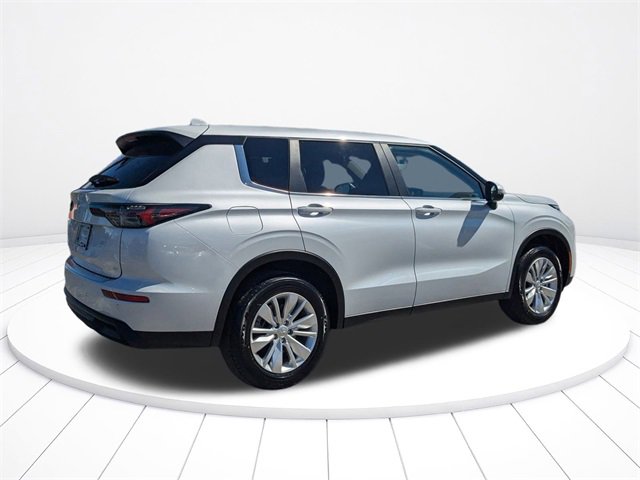 New 2025 Mitsubishi Outlander ES video 3