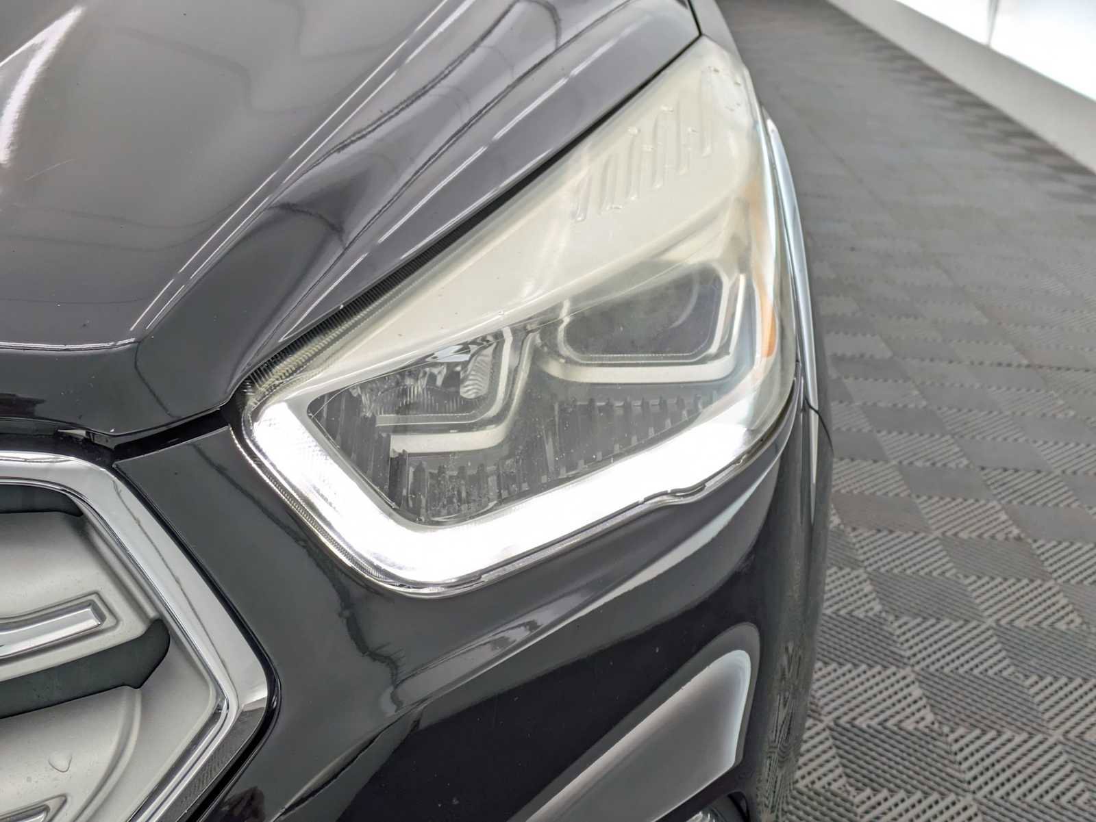 Used 2018 Ford Escape Titanium w/ Ford Safe & Smart Package image 10