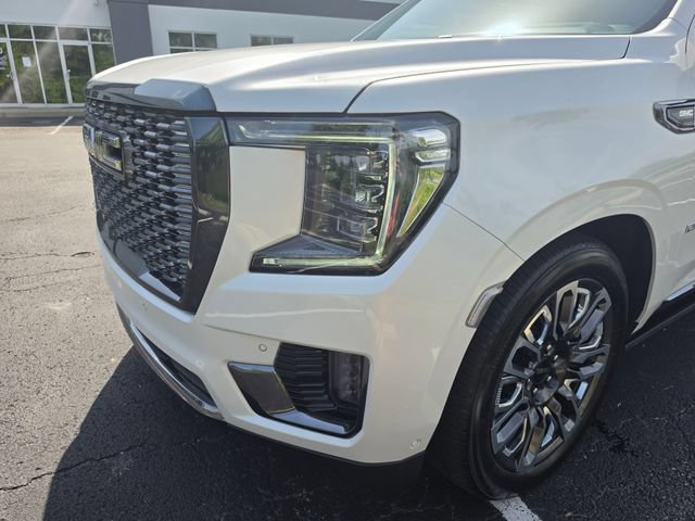 Used 2023 GMC Yukon Denali Ultimate AWD/4WD image 17