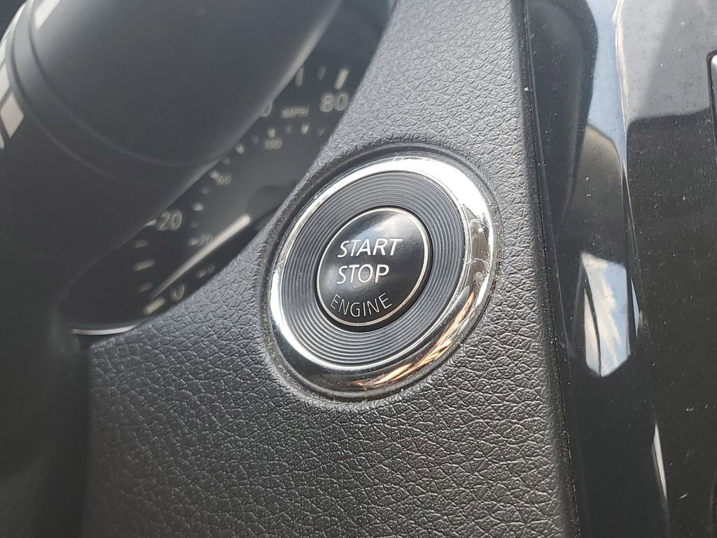 Used 2019 Nissan Rogue SV w/ Premium Package AWD/4WD image 18